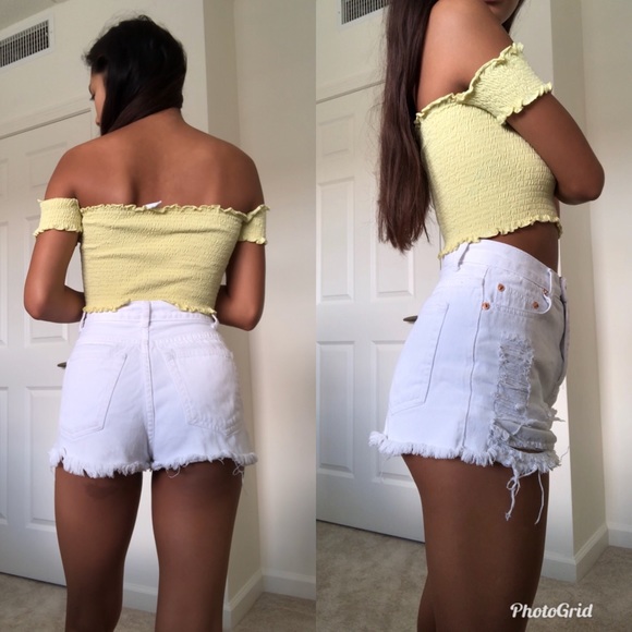 White high-waisted Ripped Shorts - Picture 3 of 3